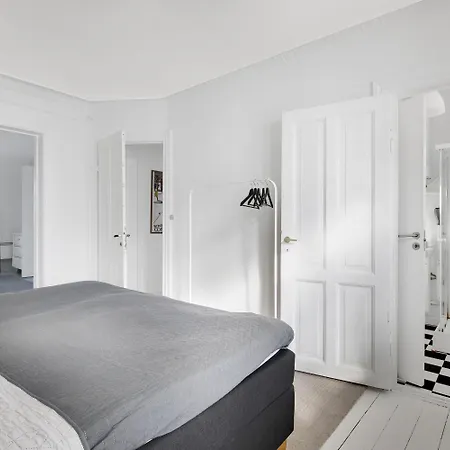 Cozy Two-bedroom In Osterbro 公寓 *